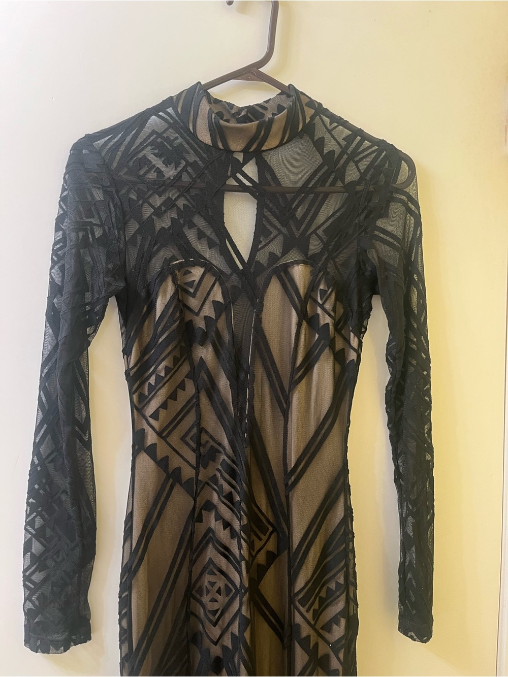 cameo Black Geometric Lace Long-Sleeve Gown with Nude Underlayer - Picture 3 of 7